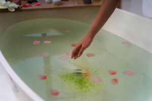 ¿En qué consiste el masaje con ducha erótica? ¿En qué consiste el masaje con ducha erótica?